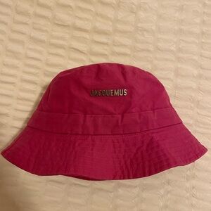 Jacquemus bucket hat — pink